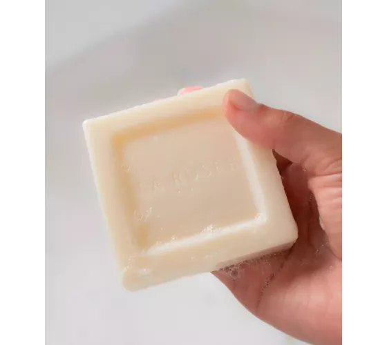 SAVON SURGRAS ULTRA-DOUX AU BEURRE DE KARITÉ...