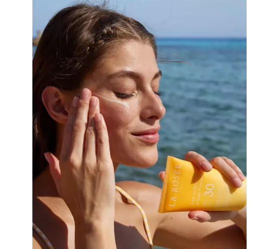 LAIT SOLAIRE À L'HUILE D'ABRICOT BIO SPF30 150ML